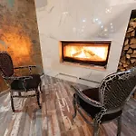 Domenic Free Parking Hotel