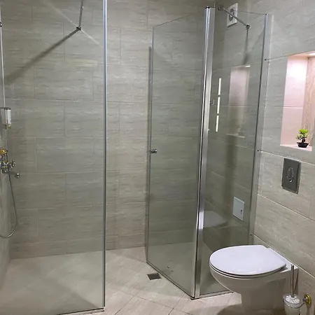 Hotel Domenic Free Parking 4*