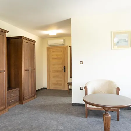 Domenic Free Parking Hotel 4*