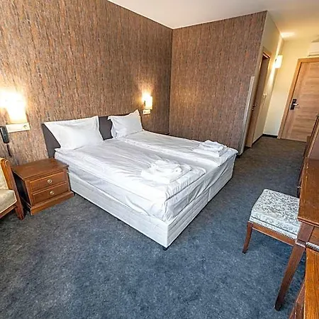 Hotel Domenic Free Parking