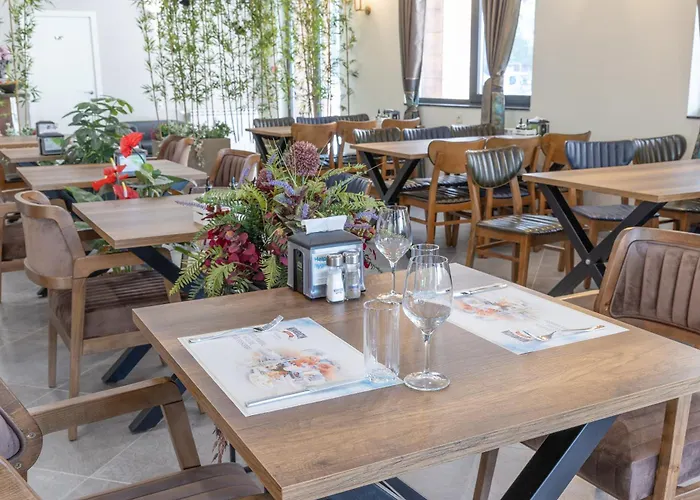 ホテル Domenic Free Parking 4*